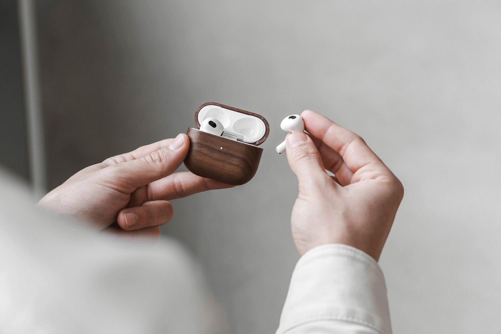 WOODCESSORIES Schutzhülle AirCase für AirPods 3.Generation walnuss WOODCESSORIES Schutzhülle AirCase für AirPods 3.Generation walnuss